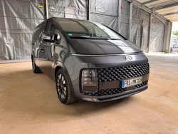 Grau Gebraucht 2021 Hyundai Staria Signature Van | 36.900 € (Guter Preis)