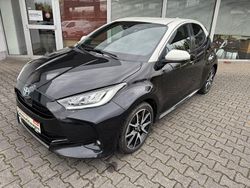 Schwarz Gebraucht 2021 Toyota Yaris Hybrid Style Limousine | 16.690 € (Fairer Preis)