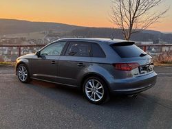 Grau Gebraucht 2015 Audi A3 Sportback Ambition Limousine | 14.000 € (Guter Preis)