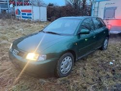 Grün Gebraucht 2002 Audi A3 Kleinwagen | 800 € (Superpreis)