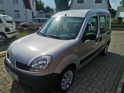 Silber Gebraucht 2009 Renault Kangoo Van / Kleinbus | 2.555 € (Fairer Preis)