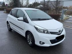 Weiß Gebraucht 2014 Toyota Yaris Kleinwagen | 7.890 € (Fairer Preis)