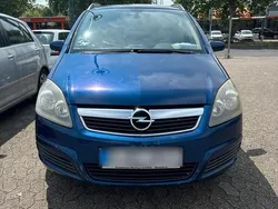Blau Gebraucht 2005 Opel Zafira Van / Kleinbus | 1.800 € (Teuer)