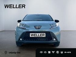 Urban khaki, dach mysticschwarz mica (gruen) Gebraucht 2025 Toyota Aygo Kleinwagen | 15.790 € (Guter Preis)