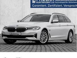 Weiß Gebraucht 2022 BMW 530e Luxury Line Kombi | 33.940 € (Fairer Preis)