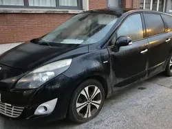 Schwarz Gebraucht 2011 Renault Scénic III Bose Edition Van / Kleinbus | 2.250 € (Superpreis)