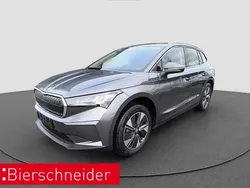 Grau Gebraucht 2022 Skoda Enyaq iV Loft SUV | 48.490 € (Fairer Preis)