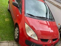 Rot Gebraucht 2005 Mitsubishi Colt Limousine | 1.995 €
