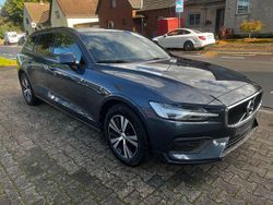 Blau Gebraucht 2020 Volvo V60 Basis Kombi | 16.630 € (Fairer Preis)