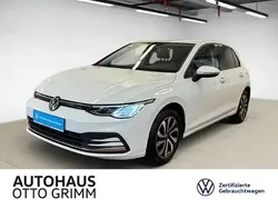 Weiß (pure white) Gebraucht 2022 VW Golf VIII Active Limousine | 17.990 € (Guter Preis)