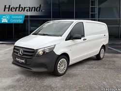 Weiß Gebraucht 2024 Mercedes Vito Van / Kleinbus | 36.771 € (Teuer)