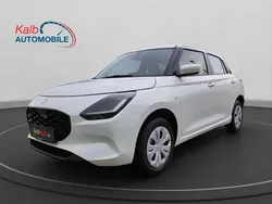 Pure white pearl metallic Neu 2025 Suzuki Swift Club Kleinwagen | 19.555 €