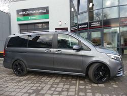 Selenitgrau metallic Gebraucht 2019 Mercedes V300 AMG Van / Kleinbus | 38.800 € (Guter Preis)