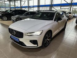 Weiß Gebraucht 2021 Volvo V60 R-Design Kombi | 26.500 € (Guter Preis)