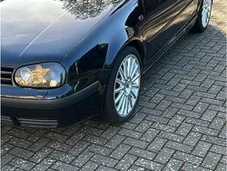 Schwarz Gebraucht 2002 VW Golf IV Kleinwagen | 3.800 € (Fairer Preis)