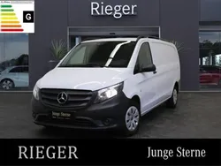 Arktikweiß Gebraucht 2023 Mercedes Vito Van / Kleinbus | 27.714 €