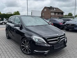 Schwarz (kosmosschwarz) Gebraucht 2013 Mercedes B250 AMG line Van / Kleinbus | 14.900 € (Guter Preis)