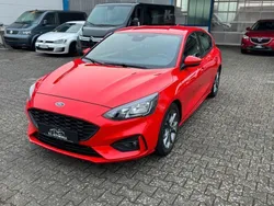Rot Gebraucht 2020 Ford Focus ST-Line Limousine | 12.100 € (Guter Preis)