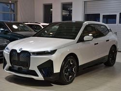 Weiß Gebraucht 2023 BMW iX Sport Line SUV | 63.390 € (Fairer Preis)