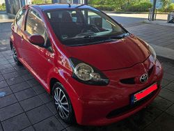 Rot Gebraucht 2008 Toyota Aygo Kleinwagen | 3.100 € (Etwas zu teuer)