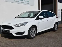 Frostweiß Gebraucht 2015 Ford Focus Trend Limousine | 8.590 € (Fairer Preis)