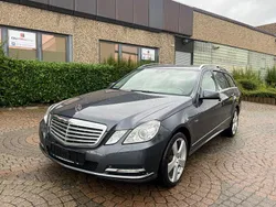 Grau Gebraucht 2011 Mercedes E200 Elegance Limousine | 4.890 € (Superpreis)