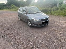 Grau Gebraucht 2011 Skoda Fabia Kleinwagen | 3.200 € (Guter Preis)