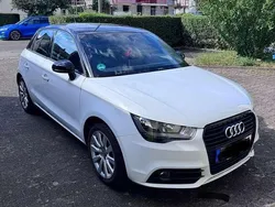 Weiß Gebraucht 2013 Audi A1 Sportback Ambition Kleinwagen | 10.500 € (Guter Preis)