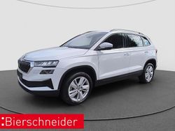 Weiss Gebraucht 2024 Skoda Karoq Selection SUV | 29.690 € (Guter Preis)