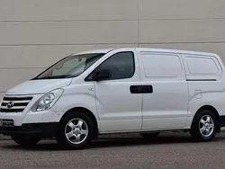 Weiß Gebraucht 2015 Hyundai H-1 Van / Kleinbus | 4.490 €