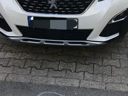 Weiß Gebraucht 2018 Peugeot 5008 Active Van / Kleinbus | 15.900 € (Etwas zu teuer)