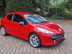 Rot Gebraucht 2009 Peugeot 207 Sport Limousine | 2.699 € (Fairer Preis)