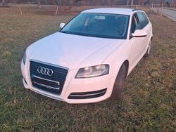 Weiß Gebraucht 2010 Audi A3 Attraction Limousine | 3.800 € (Guter Preis)