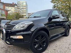 Schwarz Gebraucht 2017 Ssangyong (KGM) Rexton SUV | 9.450 €