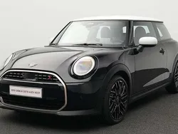 Schwarz Gebraucht 2024 Mini Cooper S Favoured Kleinwagen | 28.992 € (Superpreis)