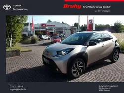 Ginr beige Neu 2025 Toyota Aygo Kleinwagen | 18.900 €