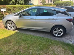 Silber Gebraucht 2018 Opel Astra Kleinwagen | 10.000 € (Guter Preis)