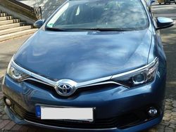 Blau metallic Gebraucht 2016 Toyota Auris Hybrid Edition-S Kombi | 15.945 € (Fairer Preis)