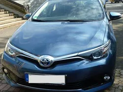 Blau metallic Gebraucht 2016 Toyota Auris Hybrid Edition-S Kombi | 15.945 €