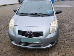Silber Gebraucht 2007 Toyota Yaris Kleinwagen | 3.700 € (Fairer Preis)