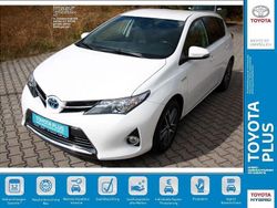 Schneeweiß Gebraucht 2015 Toyota Auris Hybrid Edition Limousine | 10.460 € (Guter Preis)