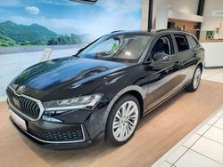 Black (metallic) Gebraucht 2024 Skoda Superb Selection Kombi | 39.880 €