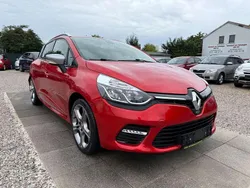 Rot Gebraucht 2017 Renault Clio GrandTour GT Kombi | 12.499 € (Fairer Preis)