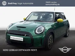 Grün Gebraucht 2021 Mini Cooper SE Classic Kleinwagen | 18.990 € (Fairer Preis)