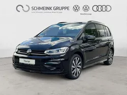 Deep black perleffekt Gebraucht 2024 VW Touran Highline Van / Kleinbus | 44.880 €