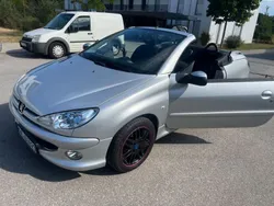 Silber Gebraucht 2004 Peugeot 206 CC Platinum Cabrio | 3.299 € (Teuer)