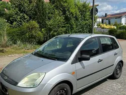 Silber Gebraucht 2004 Ford Fiesta Kleinwagen | 500 € (Guter Preis)