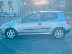 Silber Gebraucht 2005 VW Golf V Kleinwagen | 2.500 € (Fairer Preis)