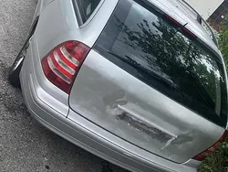 Silber Gebraucht 2005 Mercedes C180 Avantgarde Kombi | 200 €