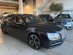 Schwarz Gebraucht 2016 Bentley Flying Spur Limousine | 73.900 €